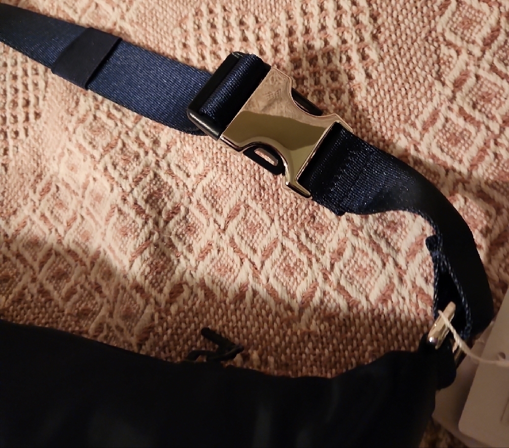 Lululemon City Essentials Belt Bag Crossbody 3L Navy Silver - Picture 3 of 7